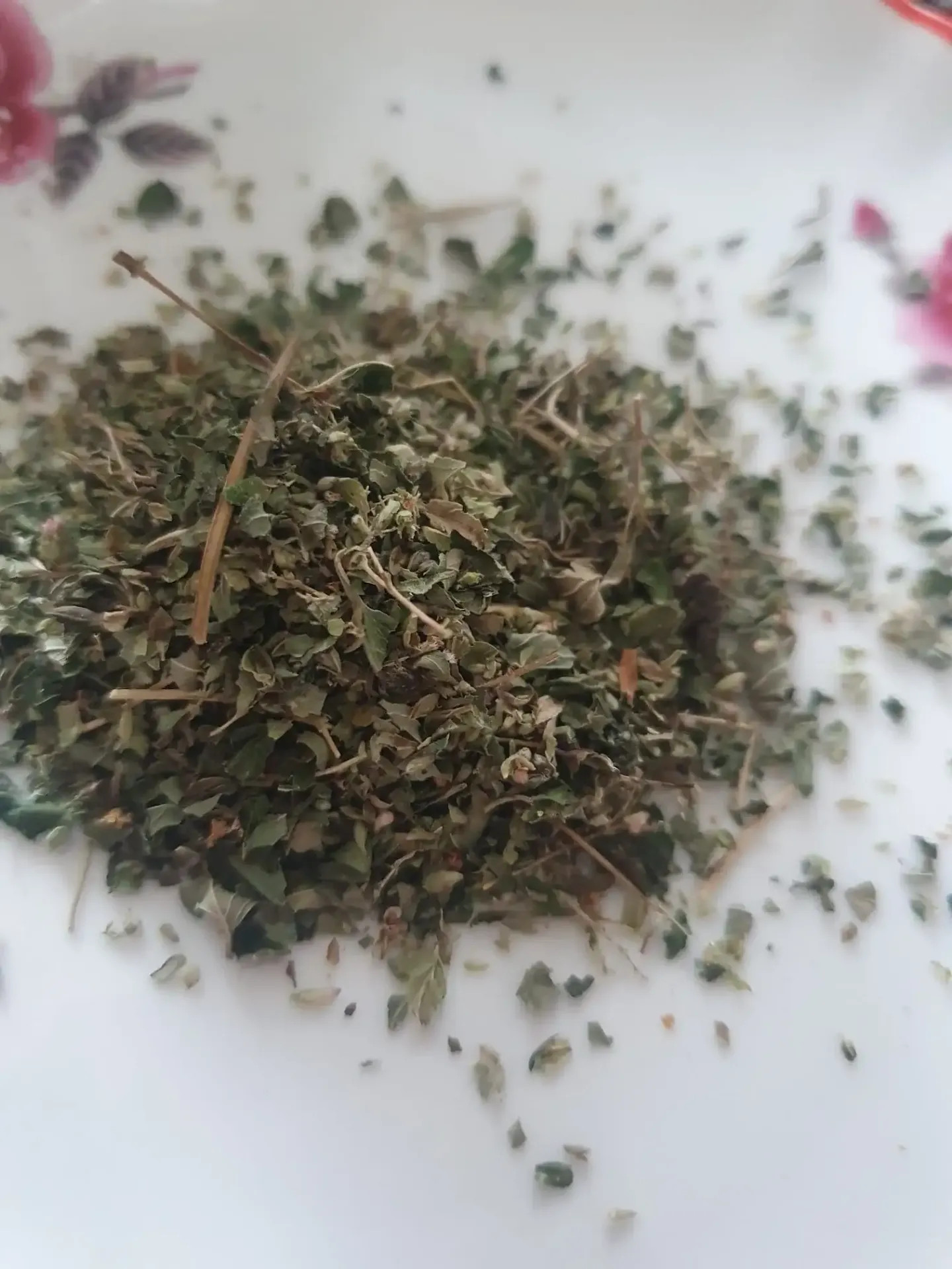 Forme farmaceutice naturale (Formae galenicae) – ansamblu de extracte vegetale folositoare pentru prepararea remediilor casnice, conservarea principiilor active și tratamente externe și alte remedii naturale.